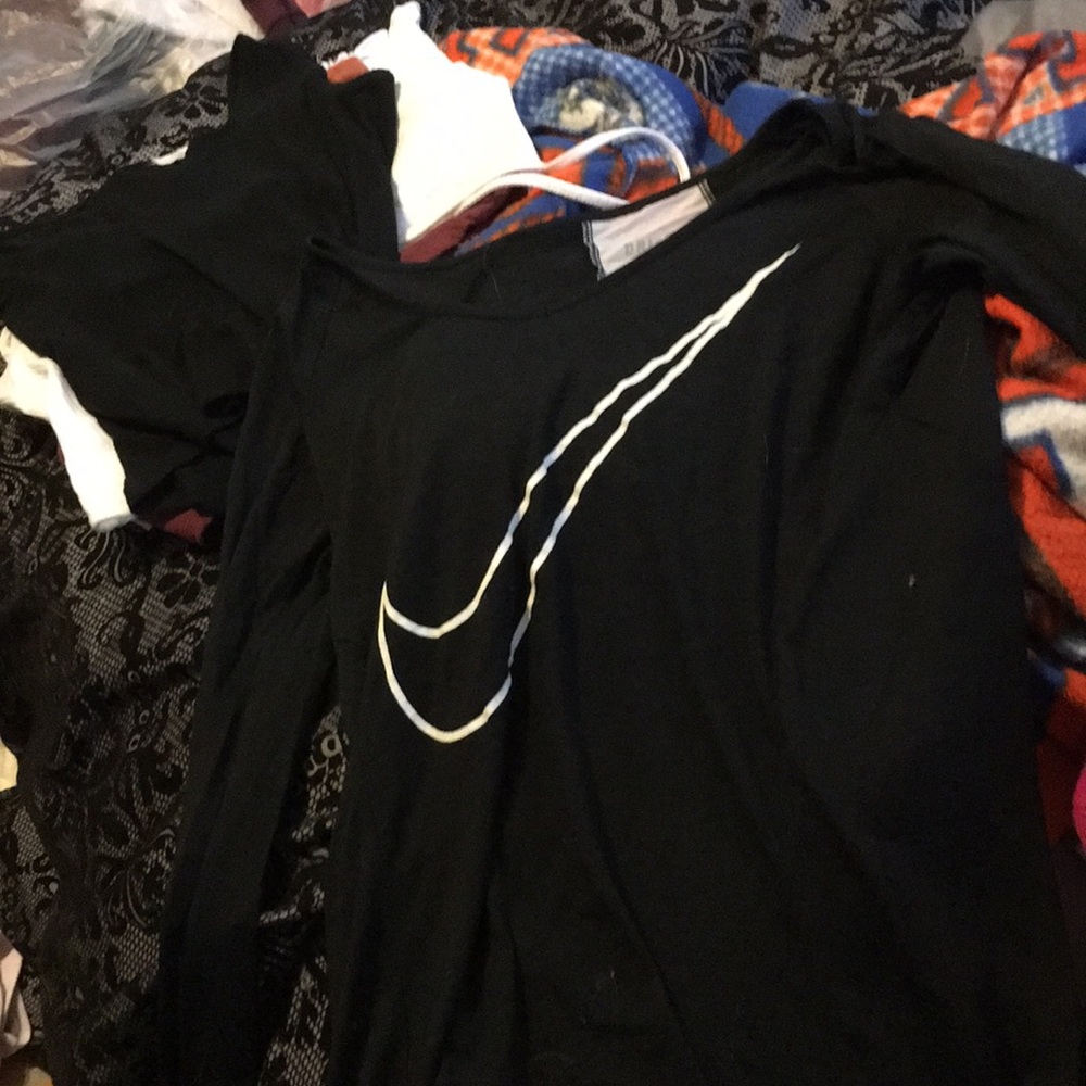 Nike Dri- Fit Ling sleeve shirt